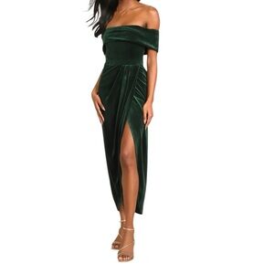 Lulu’s Emerald Green Velvet Off-the-Shoulder Maxi Dress Size M